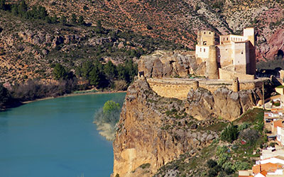 Cofrentes: Agua a la sombra de un volcán extinguido